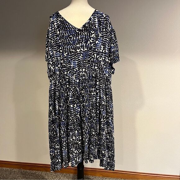 Woman within plus size leaf wines print short sleeve mini casual dress - Picture 7 of 14